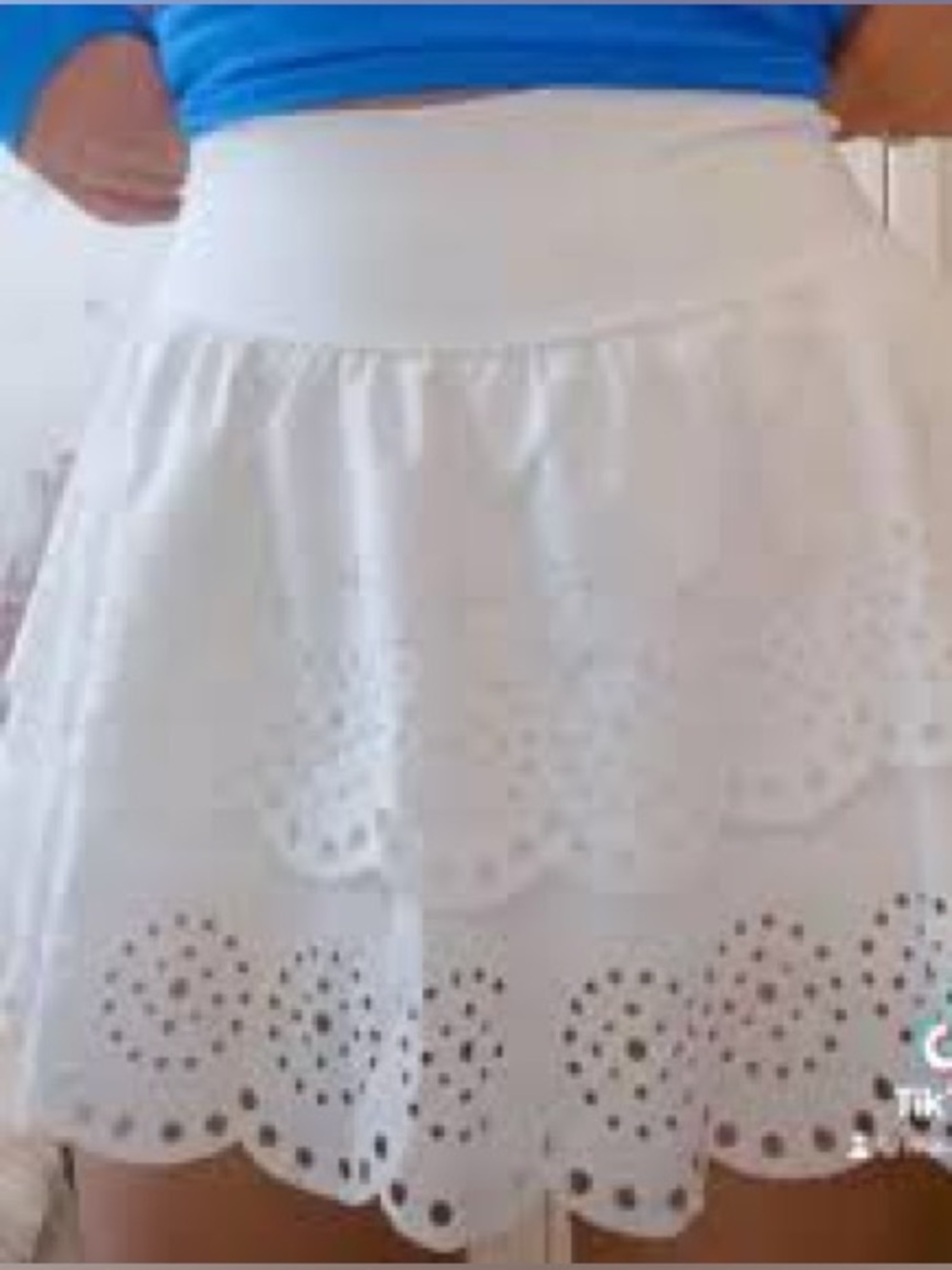Aerie White Tiered Athletic Tennis Skater Mini Skirt size Medium M EUC